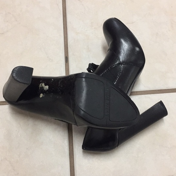 Nine West Heels 👠 - Picture 3 of 7